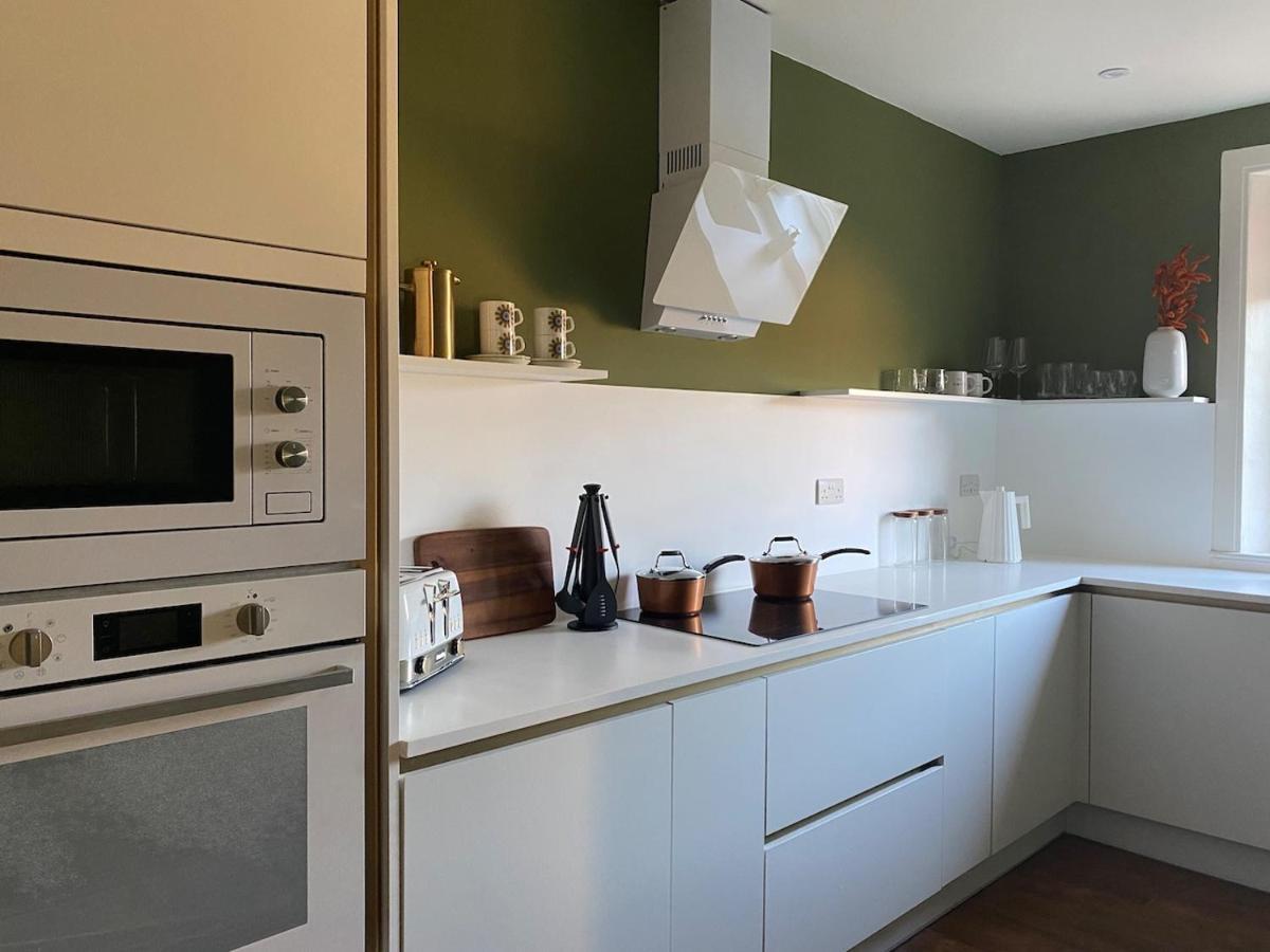 Arbroath Luxury Apartment In Mcm Style Exterior foto