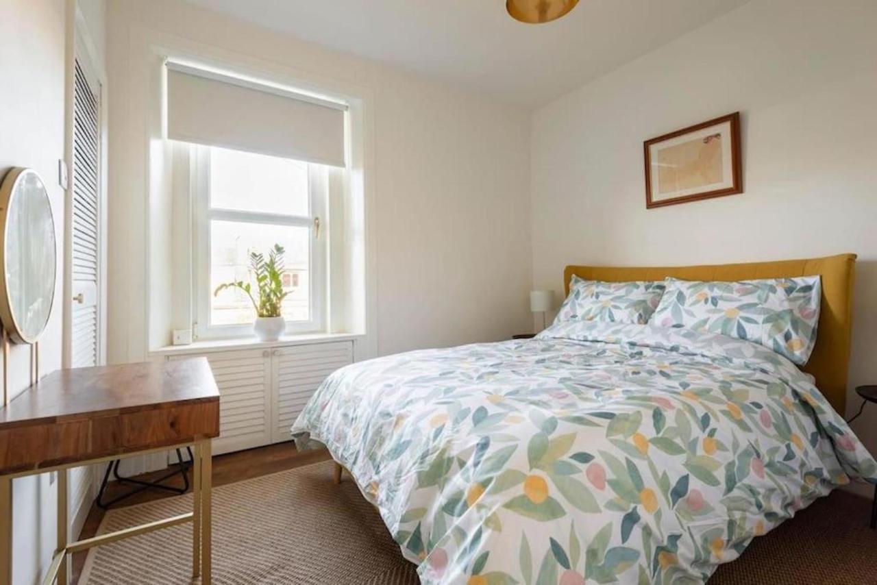 Arbroath Luxury Apartment In Mcm Style Exterior foto